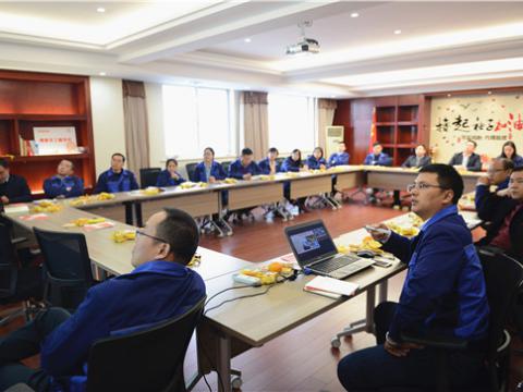 深学细悟转达头脑实力 ——新葡的京集团350vip8888集团党总支开展学习十九大精神 