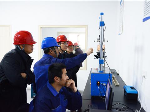 扬中市委常委孙健一行来新葡的京集团350vip8888旅行“柴继涛劳模立异事情室”