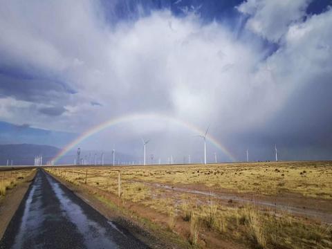 新葡的京集团350vip8888助力全球首条±800kV清洁能源外送建设项目在青海顺遂投运